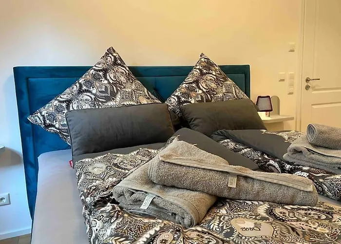 4younic Glonn1 * Boxspring * Jacuzzi * Netflix*65“ *
